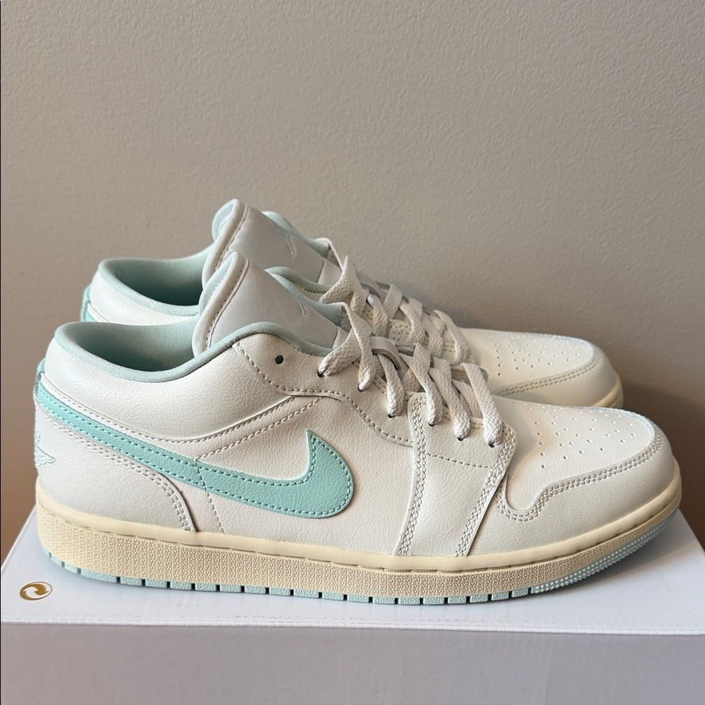 Air Jordan 1 Low Sail White Igloo Blue DC0774-134 Women’s Size 11